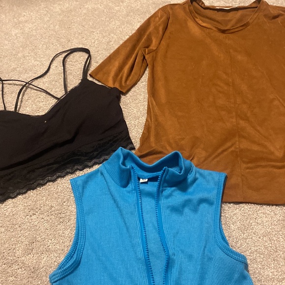 3 cute tops - Picture 4 of 4